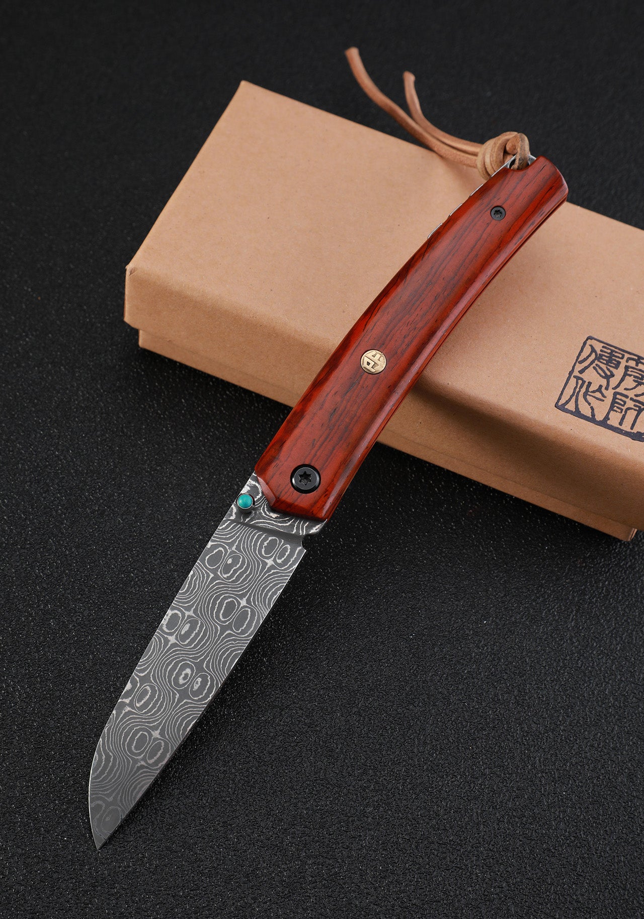 Petrified fish PF719DM Patte,3.39" Damascus Blade,Sandalwood Handle,Thumb Stud Liner Lock Folding Knife