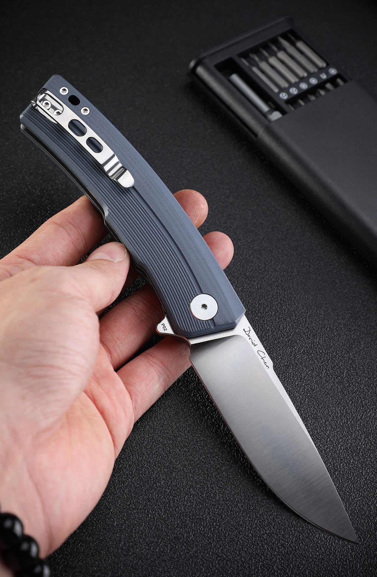 Petrified Fish PFP02 Magazine,3.66“ D2 Blade,G10/Micarta/Carbon Fiber Handle,Flipper Liner Lock Folding Knife